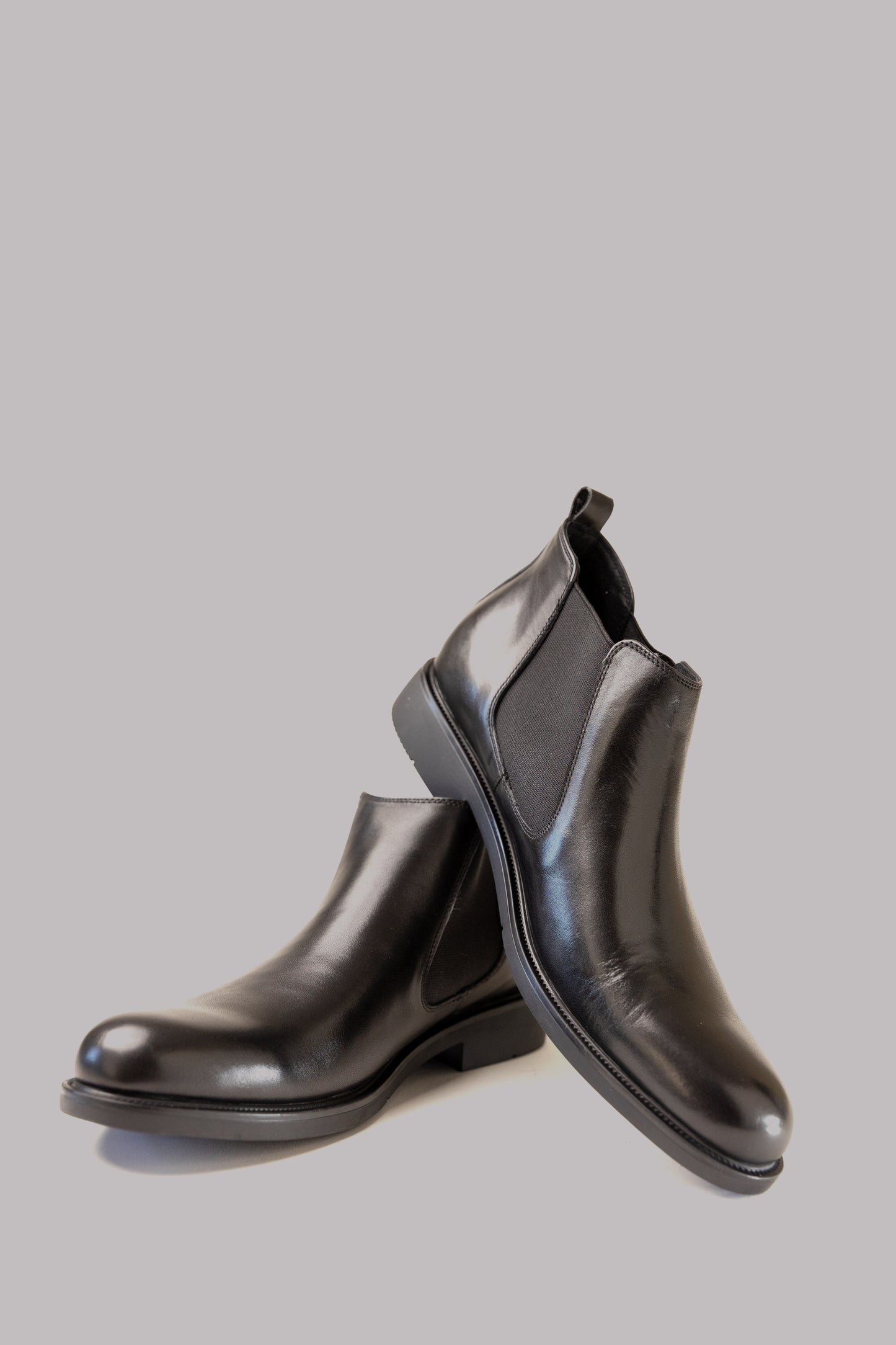 The best leather boots that is handmade in Ottwa, Canada with the highest quality. The shoe is made from 100% leather and has a full leather insole liner for comfort - The best Leather boots in Canada.