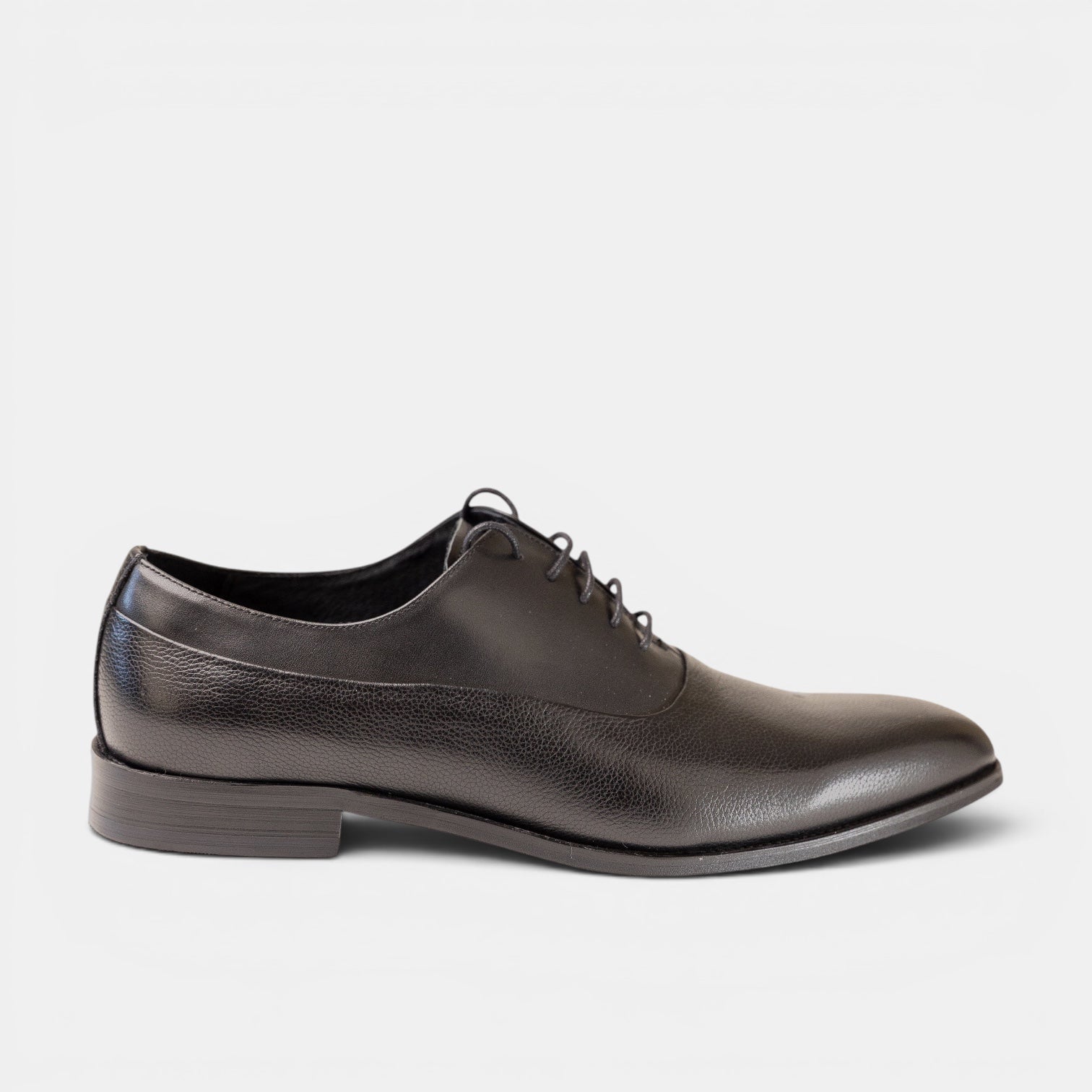 Barcon Getta Inc LUSAKA plain toe Oxford dress shoes in dark charcoal graphite full grain leather with smooth vamp and pebbled heel.