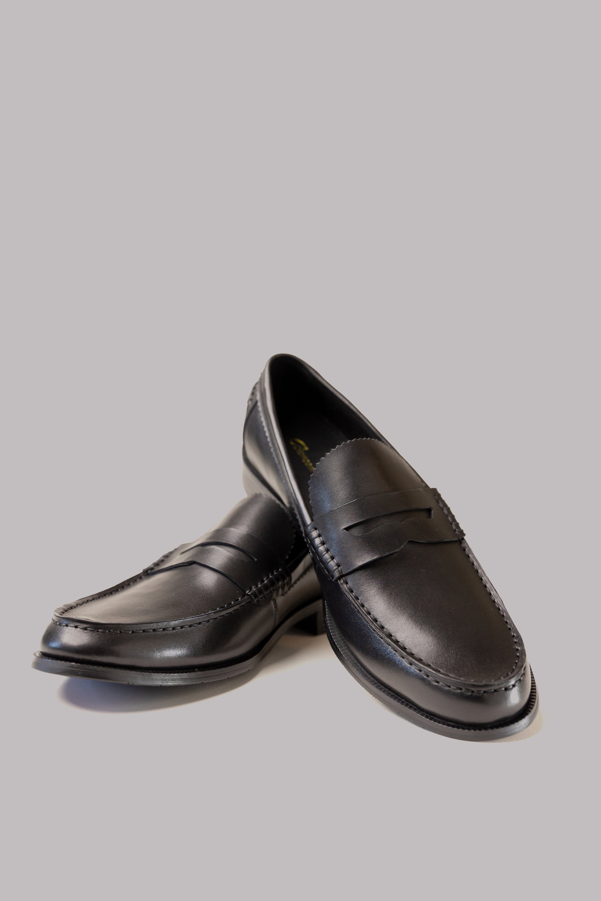 The best leather shoe that is handmade in Ottwa, Canada with the highest quality. The shoe is made from 100% leather and has a full leather insole liner for comfort - The best Leather shoe in Canada.
